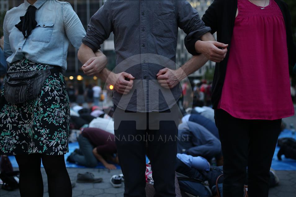 Göçmenlere adalet için New York'ta sokak iftarı
