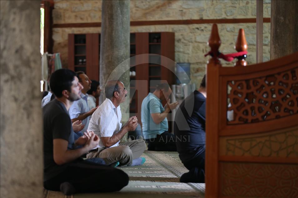 Antalya'nın asırlık camilerinde mukabele geleneği yaşatılıyor 