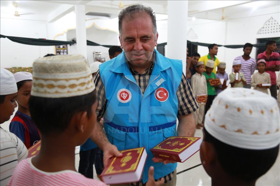 توزیع 5000 جلد قرآن کریم توسط ترکیه در سری‌لانکا