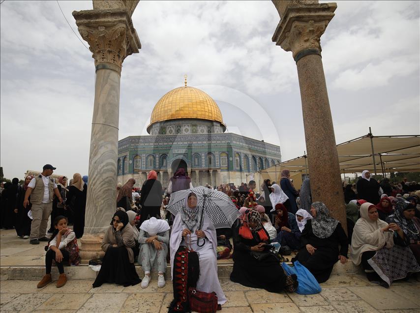 Afër 200 mijë palestinezë falin xhumanë në Al-Aksa
