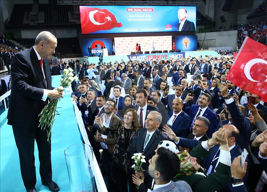حضور اردوغان در مراسم اعلام بیانیه انتخاباتی خود و معارفه نامزدهای حزب عدالت و توسعه