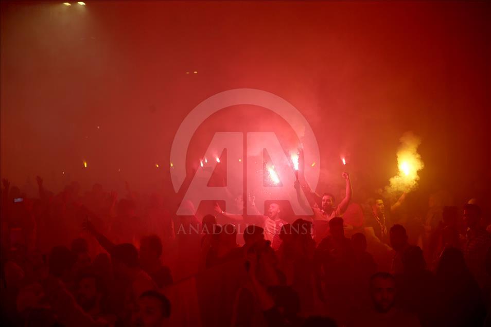 Galatasaraylı taraftarlardan şampiyonluk kutlaması