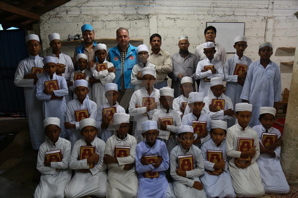 توزیع 5000 جلد قرآن کریم توسط ترکیه در سری‌لانکا