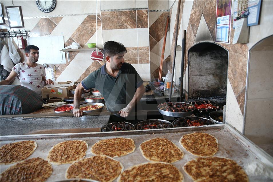 Şanlıurfa'da iftar yemekleri fırıncılara emanet