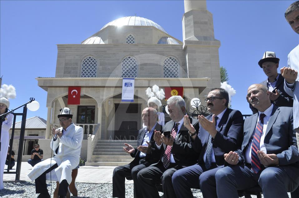 В Кыргызстане при содействии Турции построена мечеть
