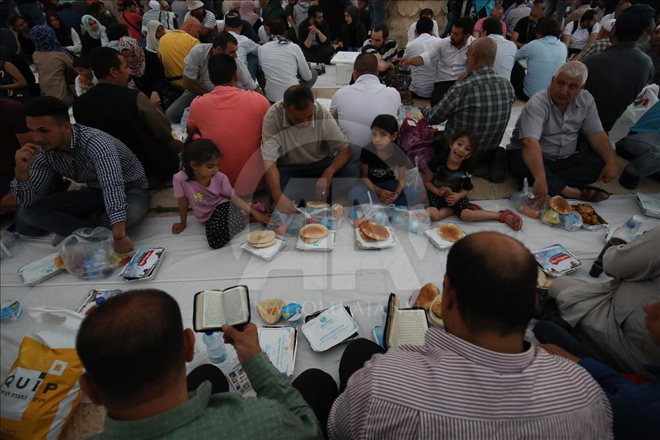 ضیافت افطار نهاد مدنی بین المللی «میراث ما» در مسجدالاقصی 