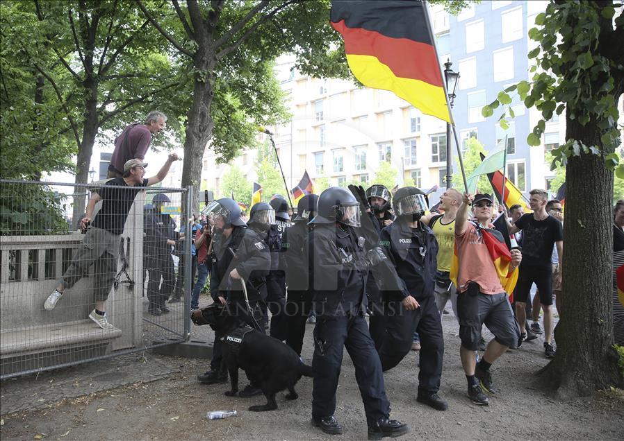 Pawai Anti imigran dan Anti-Islam, di Berlin