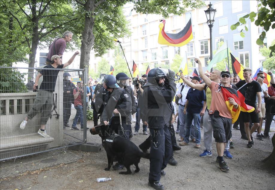 Pawai Anti imigran dan Anti-Islam, di Berlin