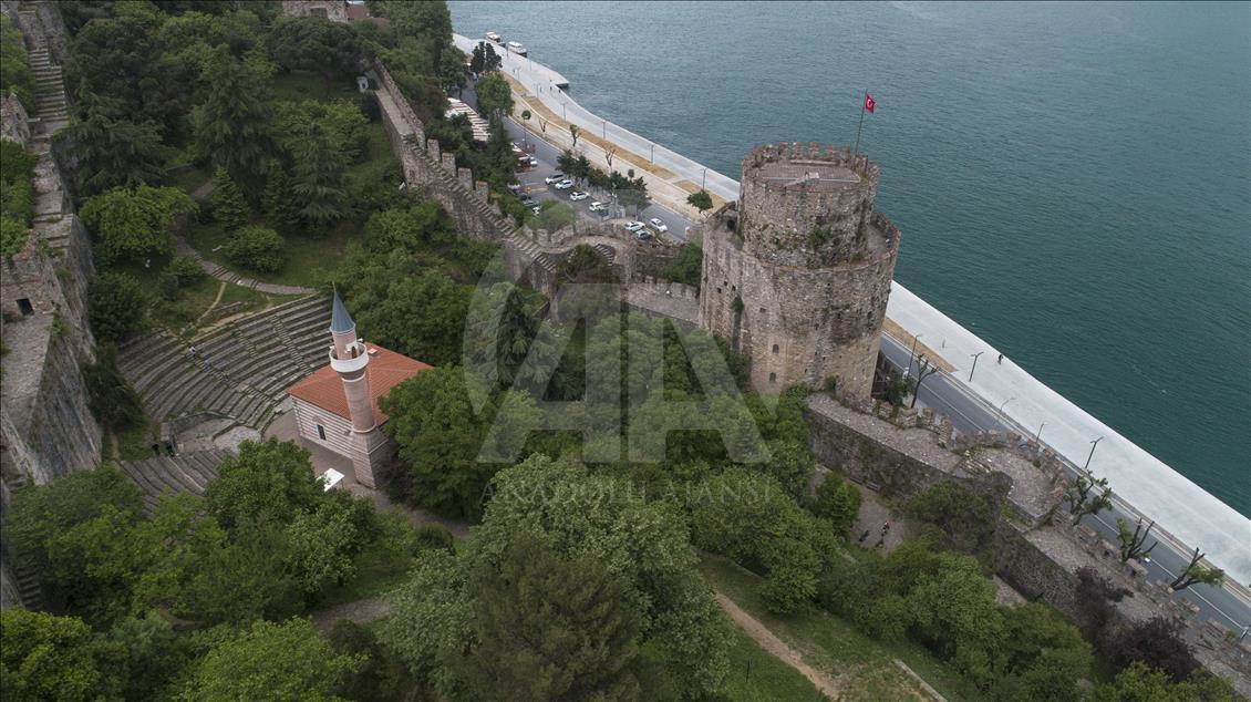 Fatih'in divanhanesi akustiğiyle şaşırtıyor