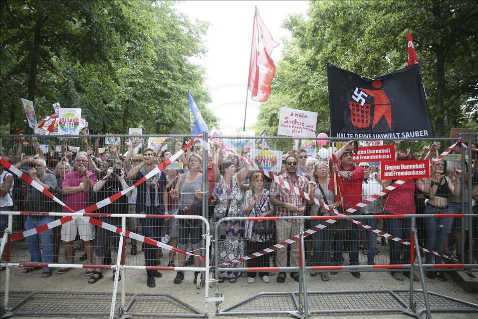 Pawai Anti imigran dan Anti-Islam, di Berlin