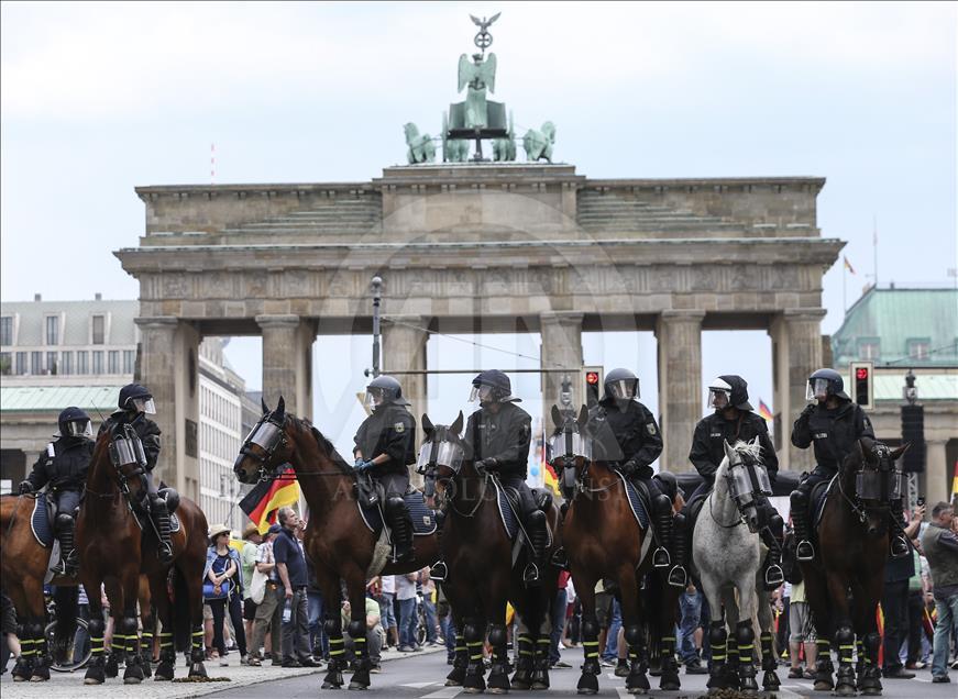 Pawai Anti imigran dan Anti-Islam, di Berlin