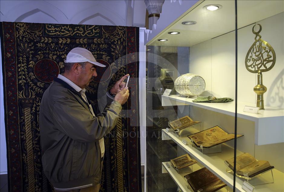 Hazreti Muhammed’in mukaddes hatıraları sergileniyor