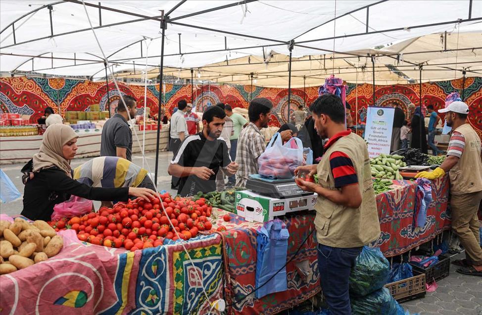 Un mercado de caridad para familias pobres en Gaza