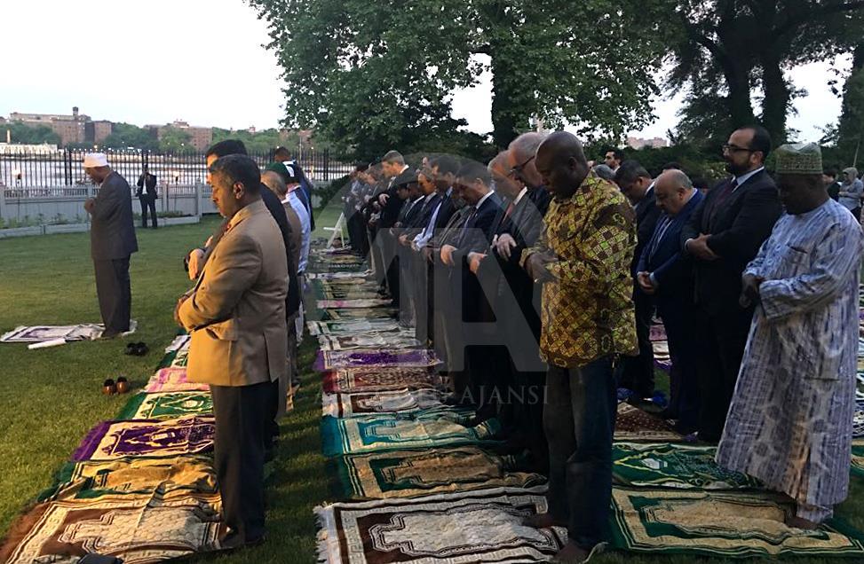 Wali kota New York beri jamuan iftar kepada perwakilan Muslim