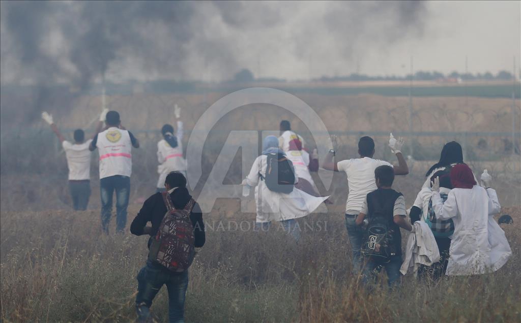 Israeli forces kill Gazan paramedic on border