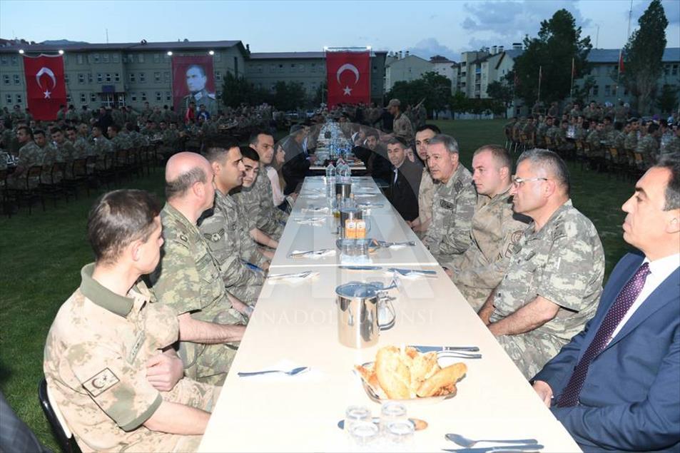 Genelkurmay Başkanı Orgeneral Hulusi Akar, Hakkari'de