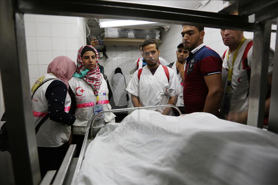 Israeli forces kill Gazan paramedic on border