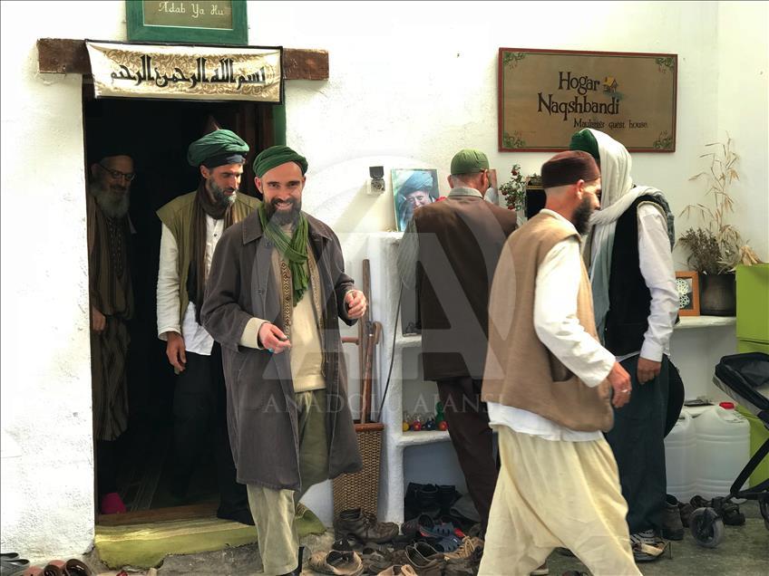 زاوية نقشبندية تحيي حلقات الذكر الصوفية جنوبي إسبانيا