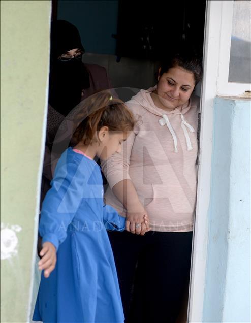 Suriyeli doktor çiftten Kilisli Zeynep'e dostluk eli
