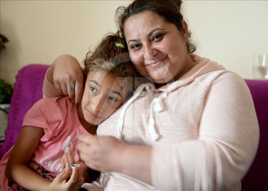 Suriyeli doktor çiftten Kilisli Zeynep'e dostluk eli