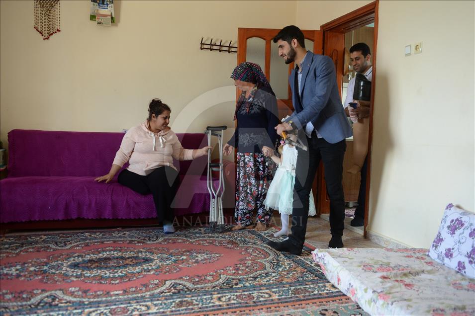 Suriyeli doktor çiftten Kilisli Zeynep'e dostluk eli