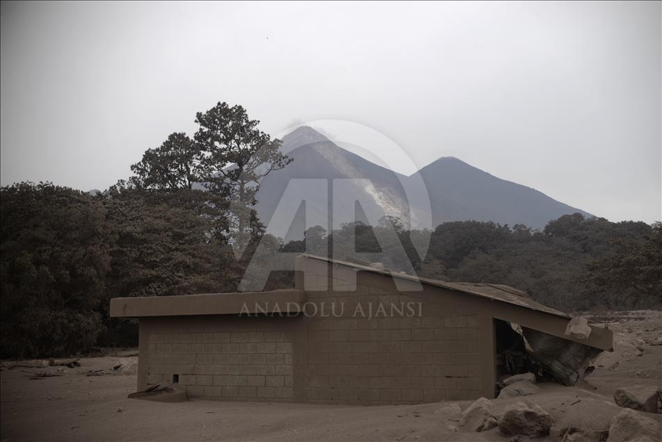La erupción de Volcán de fuego en Guatemala