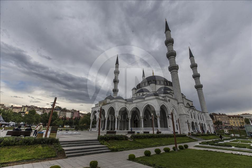 Mezquita Melike Hatun en Ankara