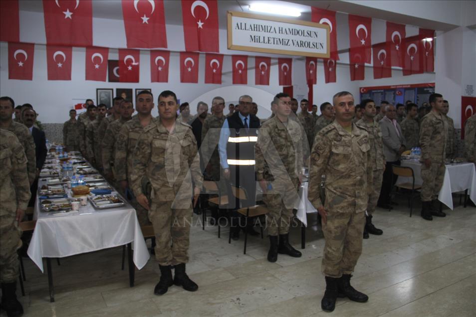 Van'da asker ve halk iftarda buluştu
