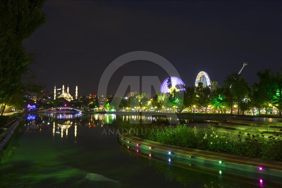 Mezquita Melike Hatun en Ankara