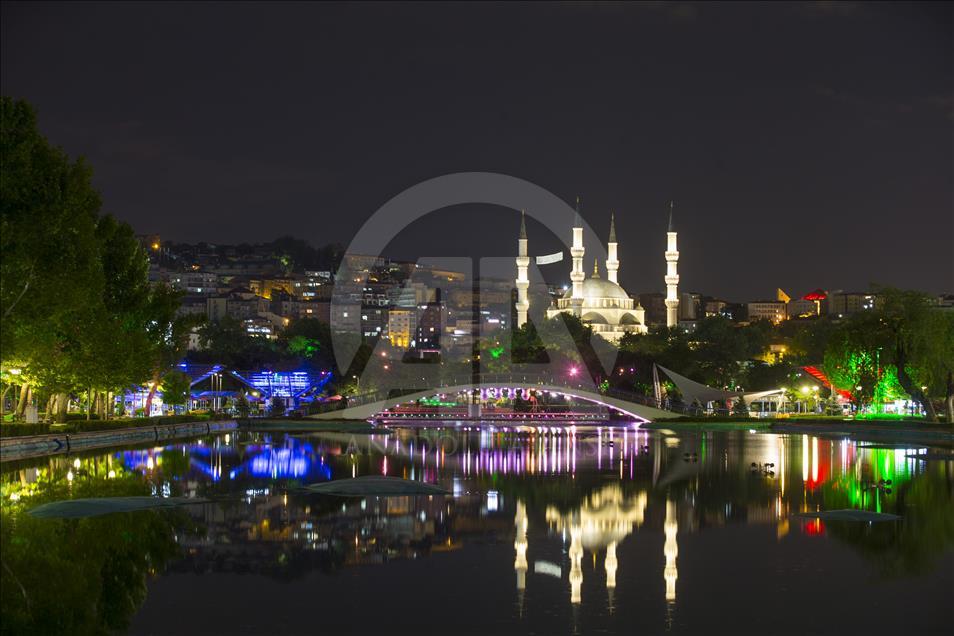 Mezquita Melike Hatun en Ankara