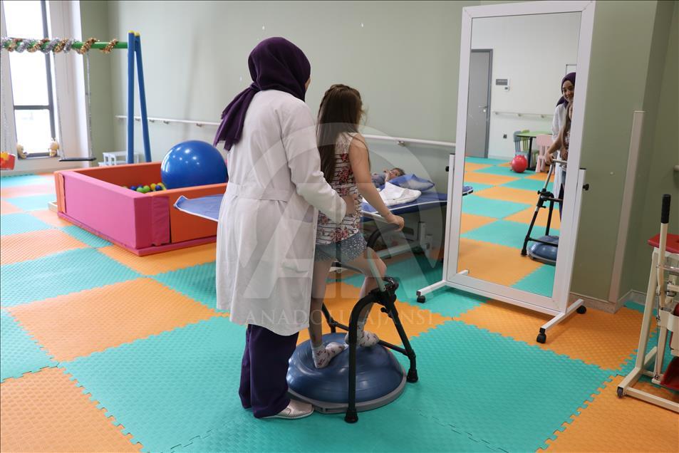 Sehir Hastanesi Sayesinde Ayaga Kalkiyorlar Anadolu Ajansi