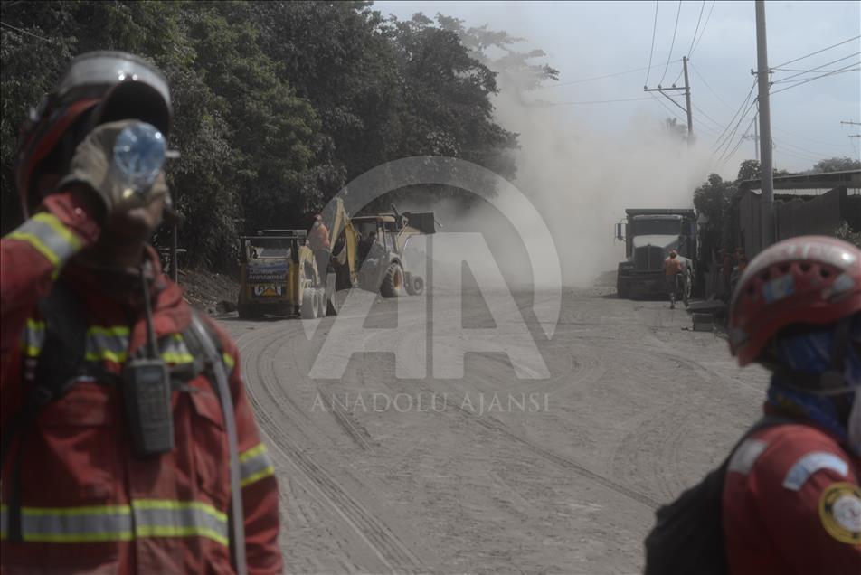 Fuego Yanardağı'ndaki patlamalar