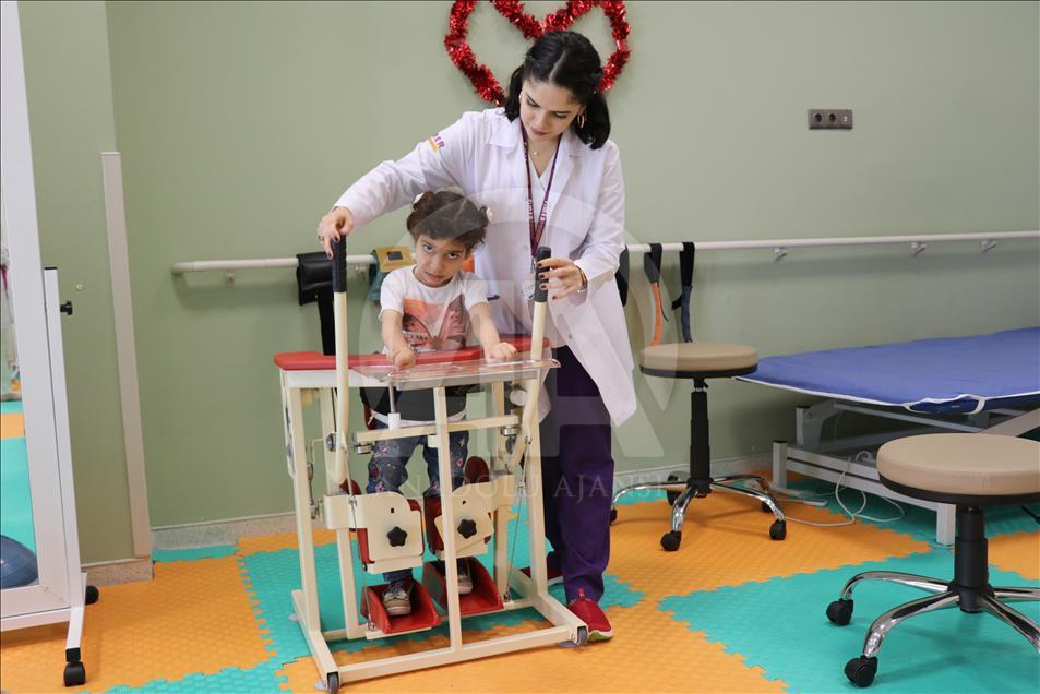 Sehir Hastanesi Sayesinde Ayaga Kalkiyorlar Anadolu Ajansi