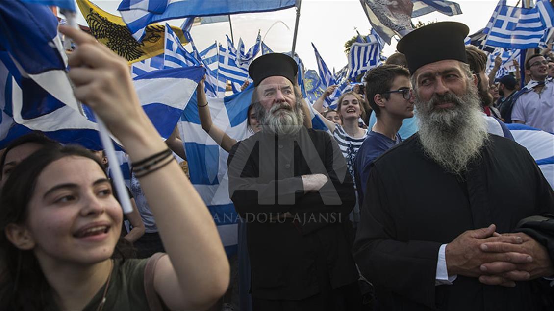 Yunanistan ile Makedonya arasındaki isim sorunu görüşmeleri protesto edildi