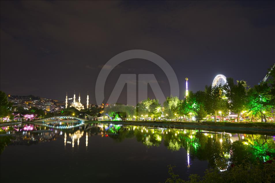 Mezquita Melike Hatun en Ankara