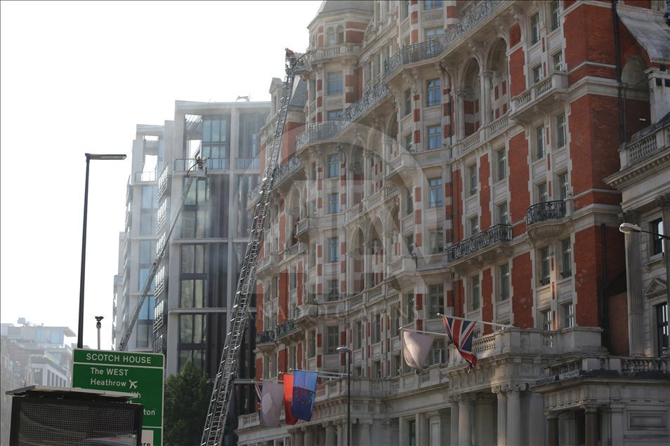 Londra’da otel yangını