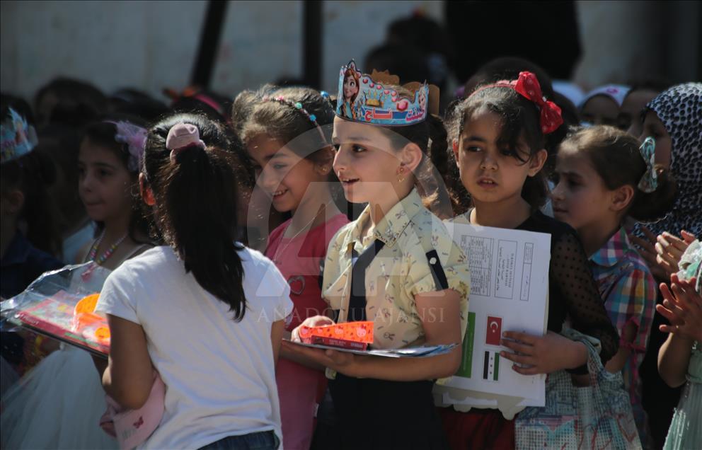 Fırat Kalkanı Harekatı bölgesinde karne heyecanı