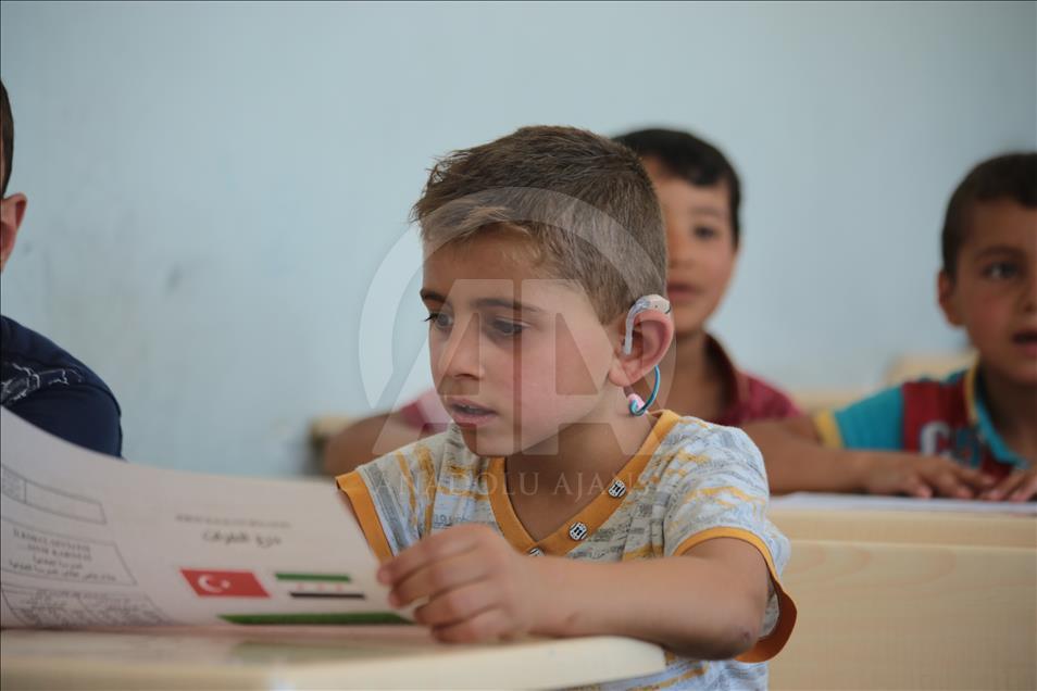 Fırat Kalkanı Harekatı bölgesinde karne heyecanı