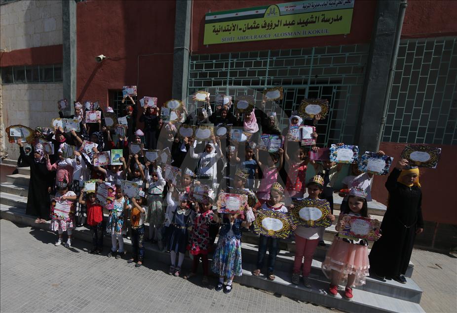 Fırat Kalkanı Harekatı bölgesinde karne heyecanı