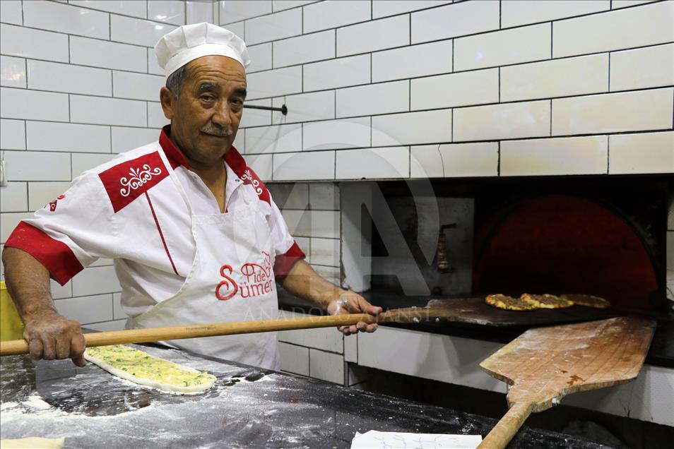 Sahur yemeği "pide profesörü"nden
