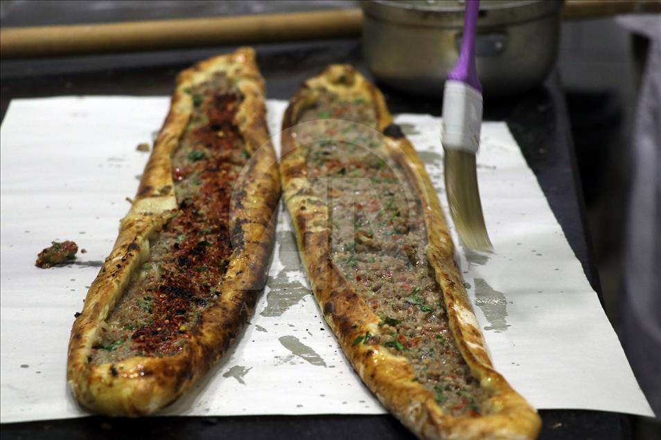 Sahur yemeği "pide profesörü"nden
