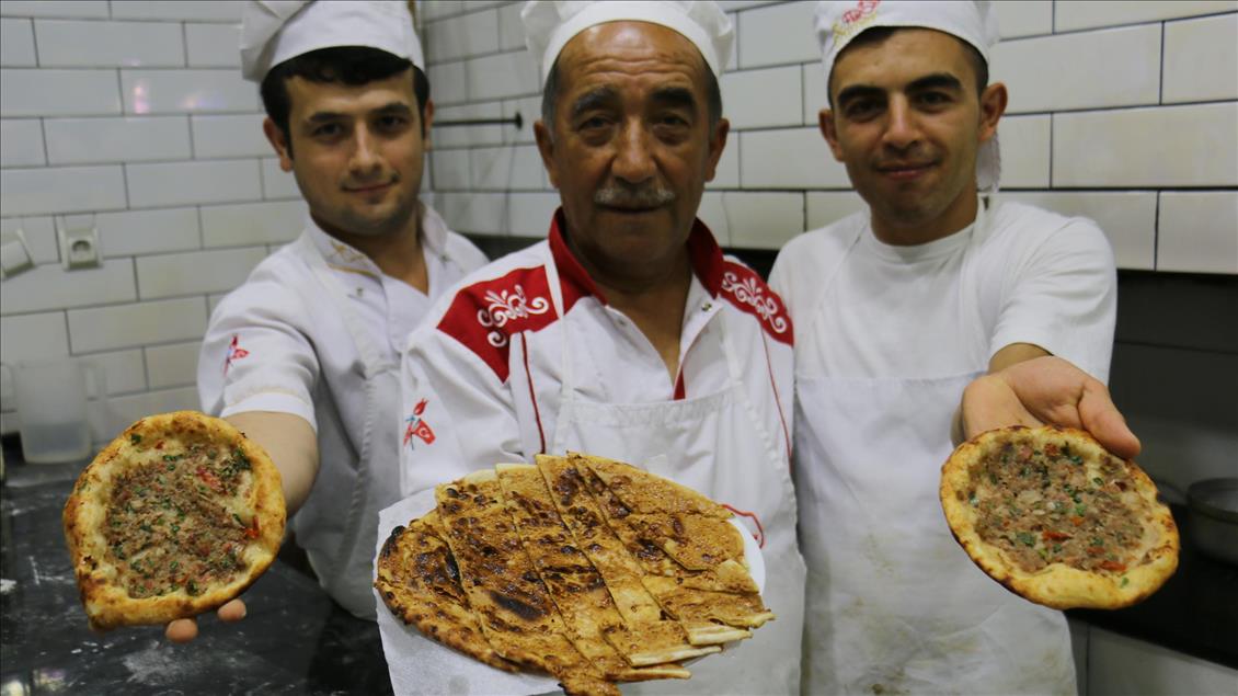 Sahur yemeği "pide profesörü"nden
