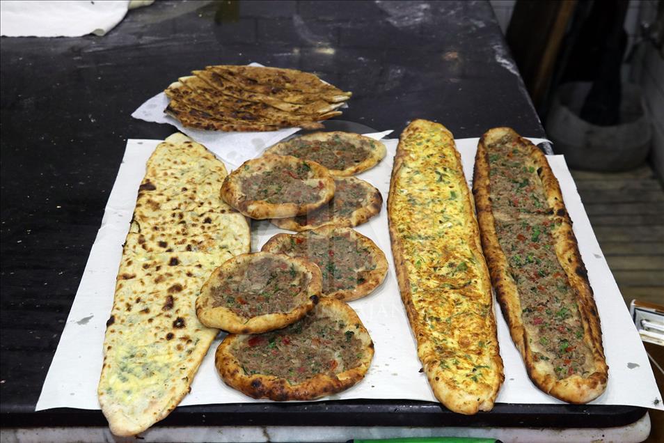 Sahur yemeği "pide profesörü"nden
