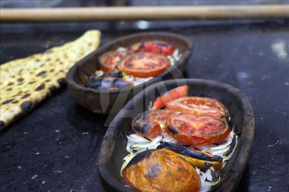 Sahur yemeği "pide profesörü"nden
