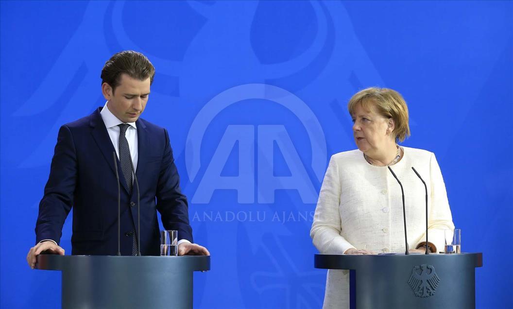Angela Merkel y Sebastian Kurz se reúnen en Berlín