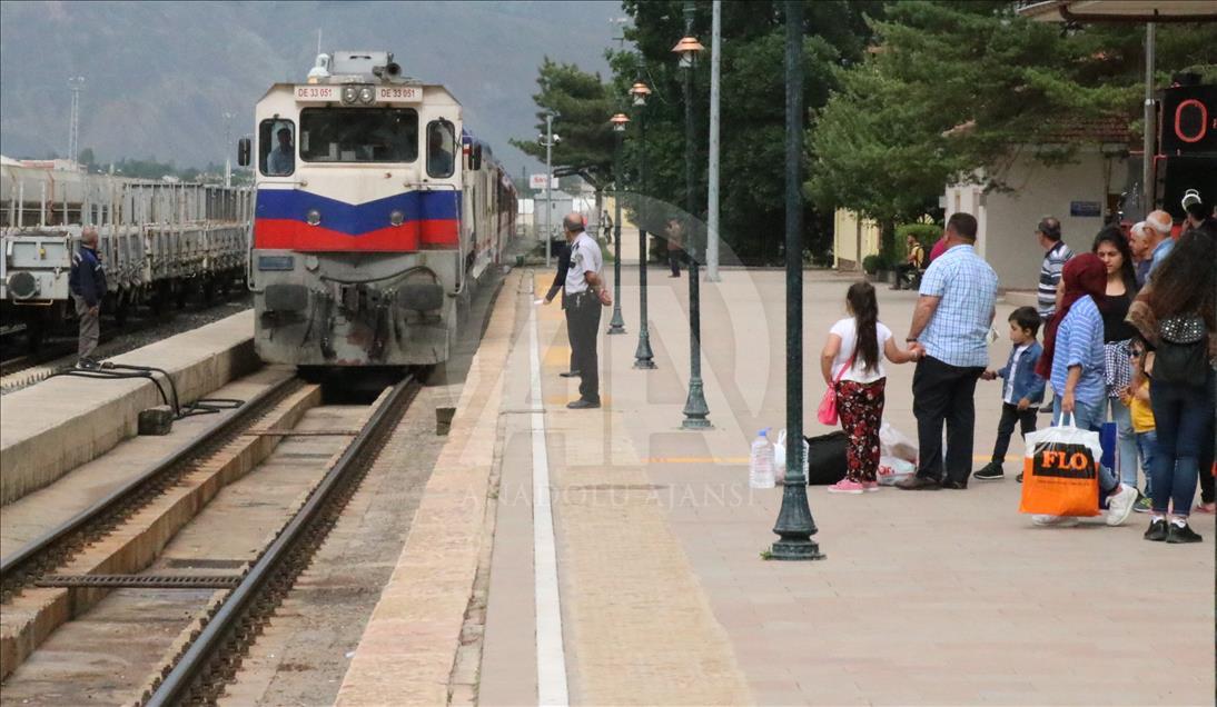 Doğu Ekspresi ile hatıralarına yolculuk yaptı