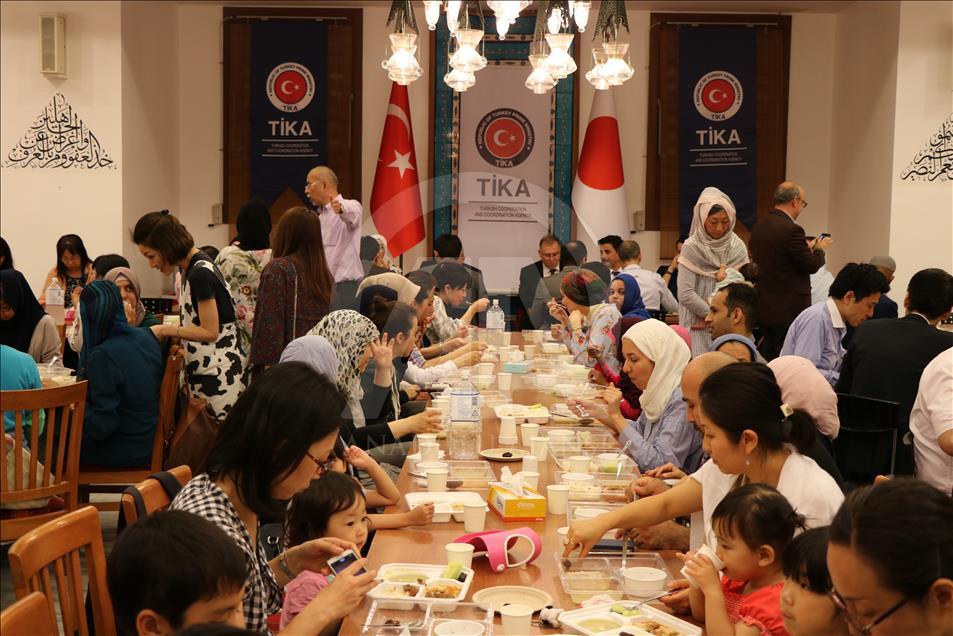 TİKA Japonya’da ilk kez iftar sofrası kurdu