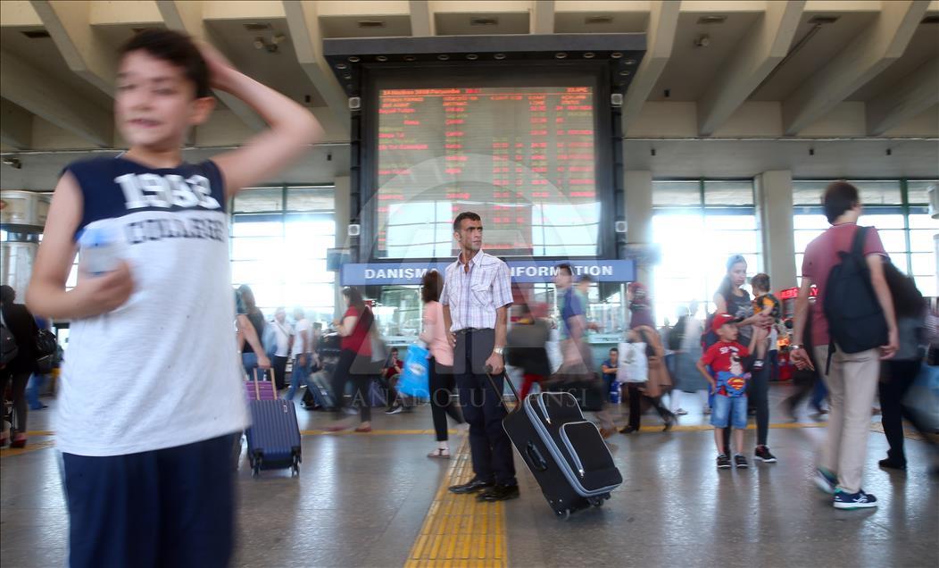 Bayram arefesinde AŞTİ'de uzun kuyruklar oluştu