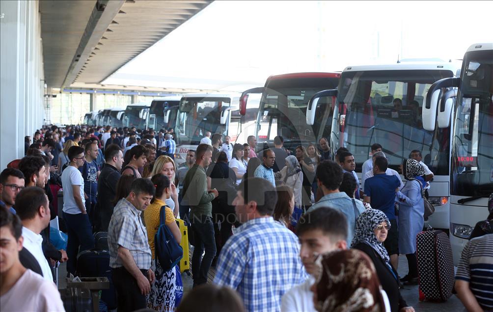 Bayram arefesinde AŞTİ'de uzun kuyruklar oluştu