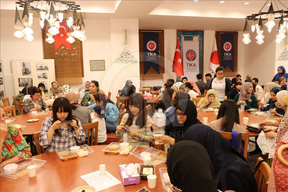 TİKA Japonya’da ilk kez iftar sofrası kurdu